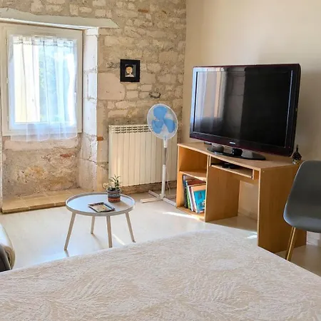 Grande Avec Piscine Pansiyon *
